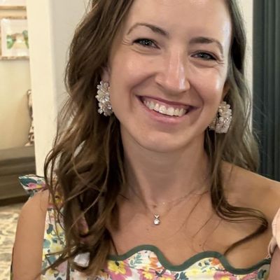 Andrea, 32
