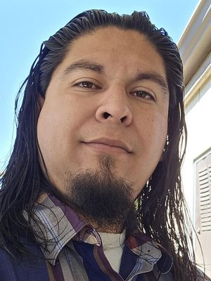 Marcos, 32