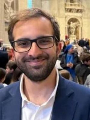 Tomas, 26