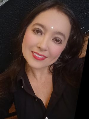 Alexandra, 39