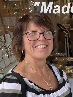 Esther, 64