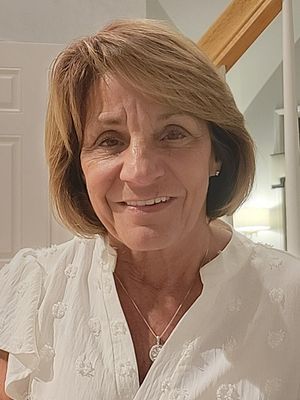 Dorine, 72
