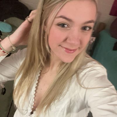 Caroline, 22
