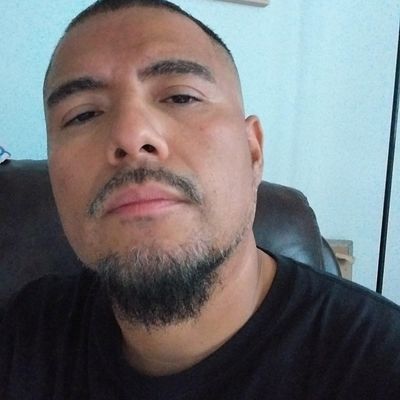 Carlos, 47