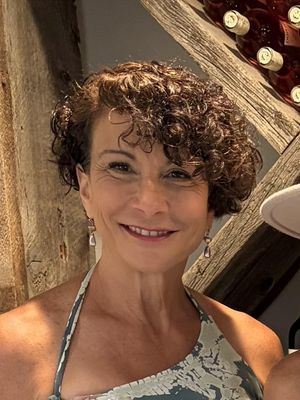 Laura, 60
