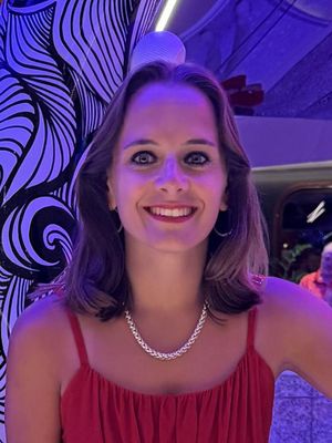 Ana, 28
