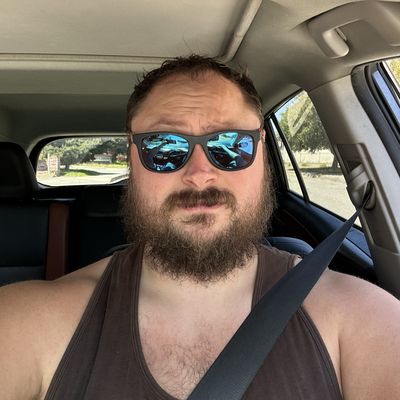 Travis, 33