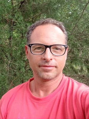Eduardo, 42