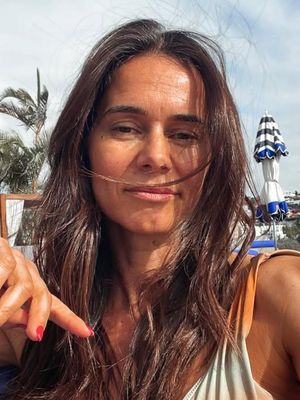 Claire, 45