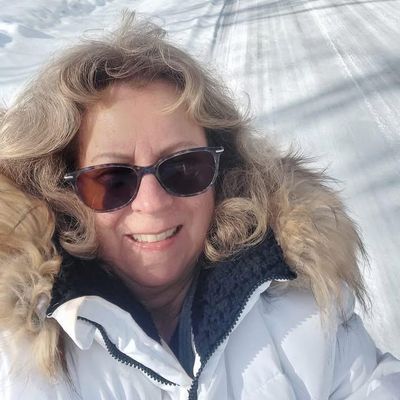 Daniella, 59
