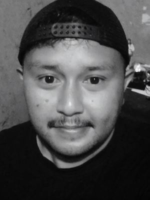 Mikael, 30
