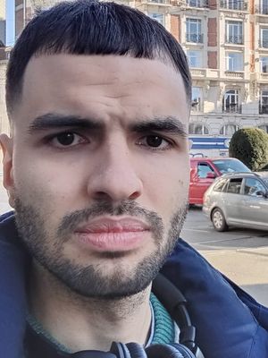 Thomas, 29