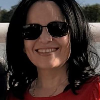 Lesly, 46