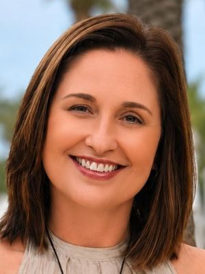 Adriana, 54