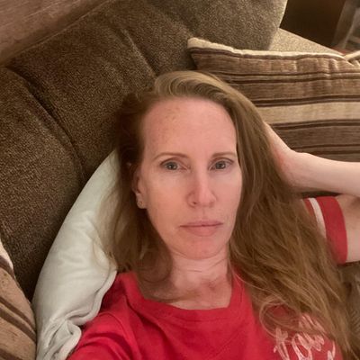 Nicole, 52