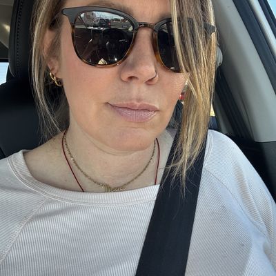 Marci, 44