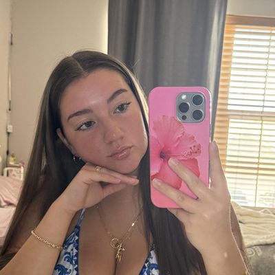 Sofia, 20