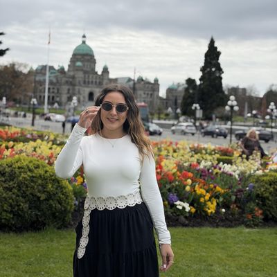 Maria Fernanda, 27