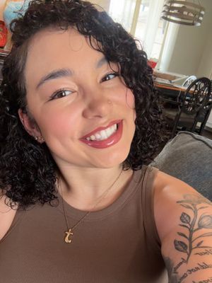 Olivia, 24