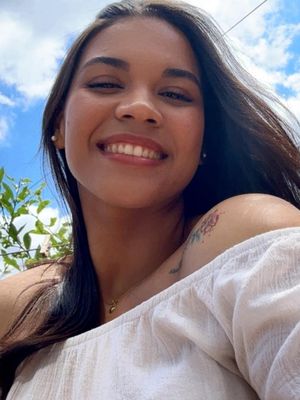 Nathaly, 24