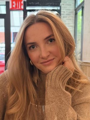 Isabelle, 24