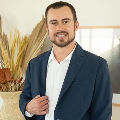 Sam, 26