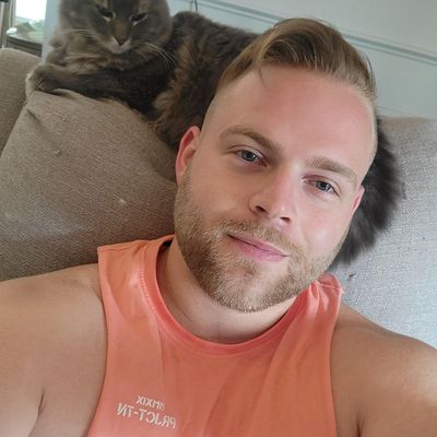 Alec, 31