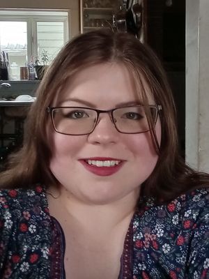 Madelyn, 22