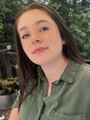 Emily, 25