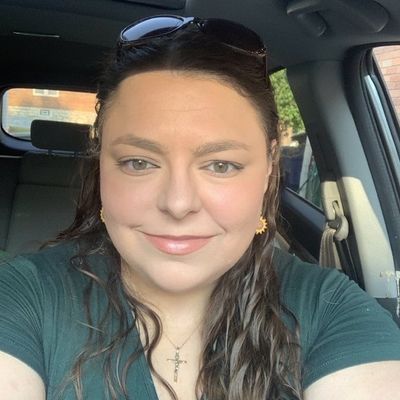 Chelsi, 34