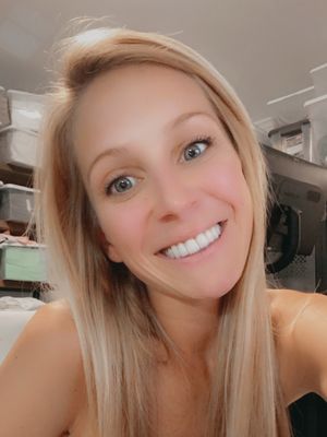 Lauren, 38