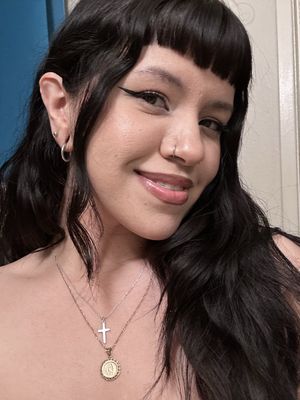 Laura, 29