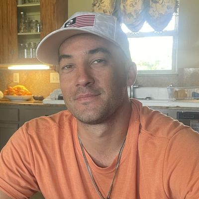 Zachary, 30