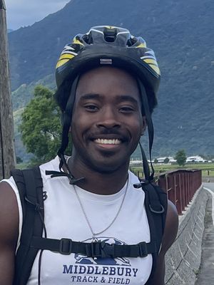 Nadji, 24