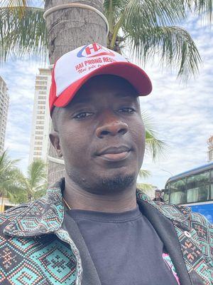 Vincent, 33