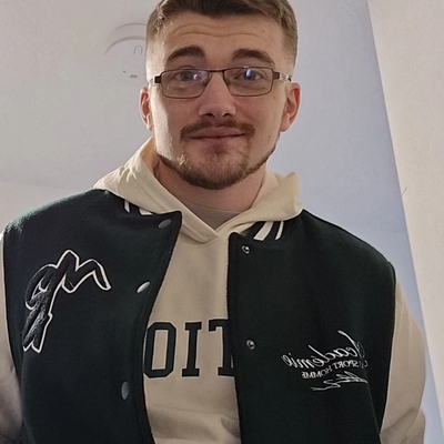 Andrew, 28