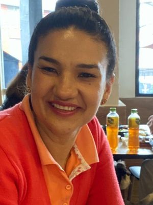 Lucia, 43