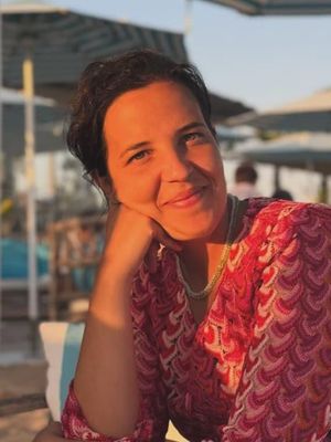 Mariana, 32