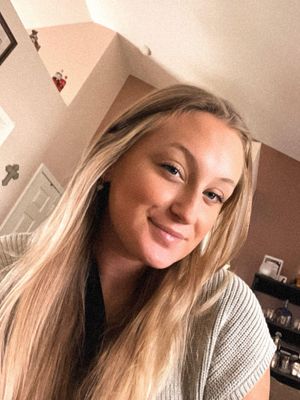 Beth, 23
