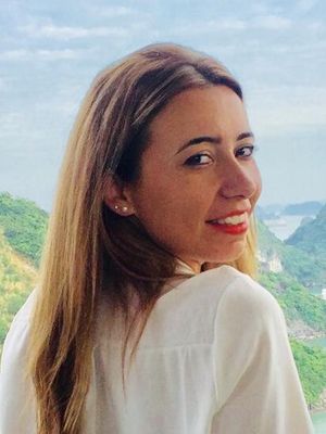 Ana, 39