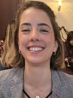 Eva, 28