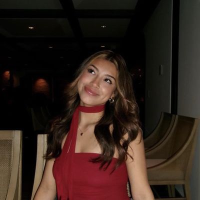 Evelyn, 21