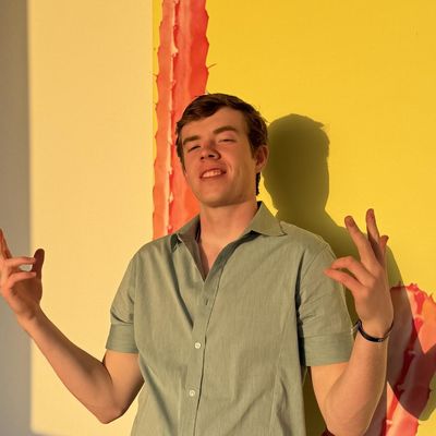 Ian, 23