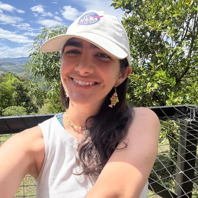 Camila, 30