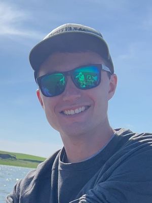 Alex, 25