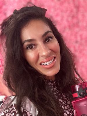 Samantha, 38