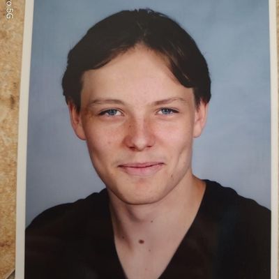 Constantin, 24