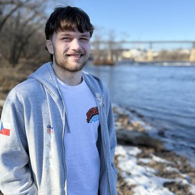 Max, 19