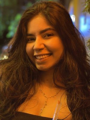 Leandra, 24
