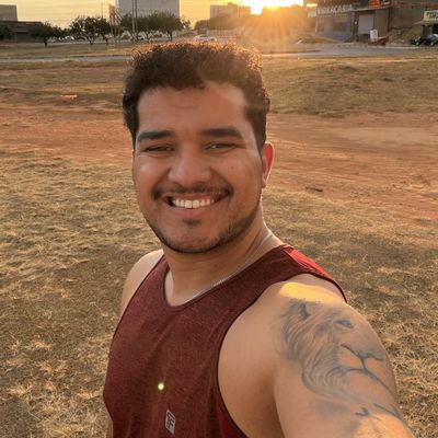 Junior, 33